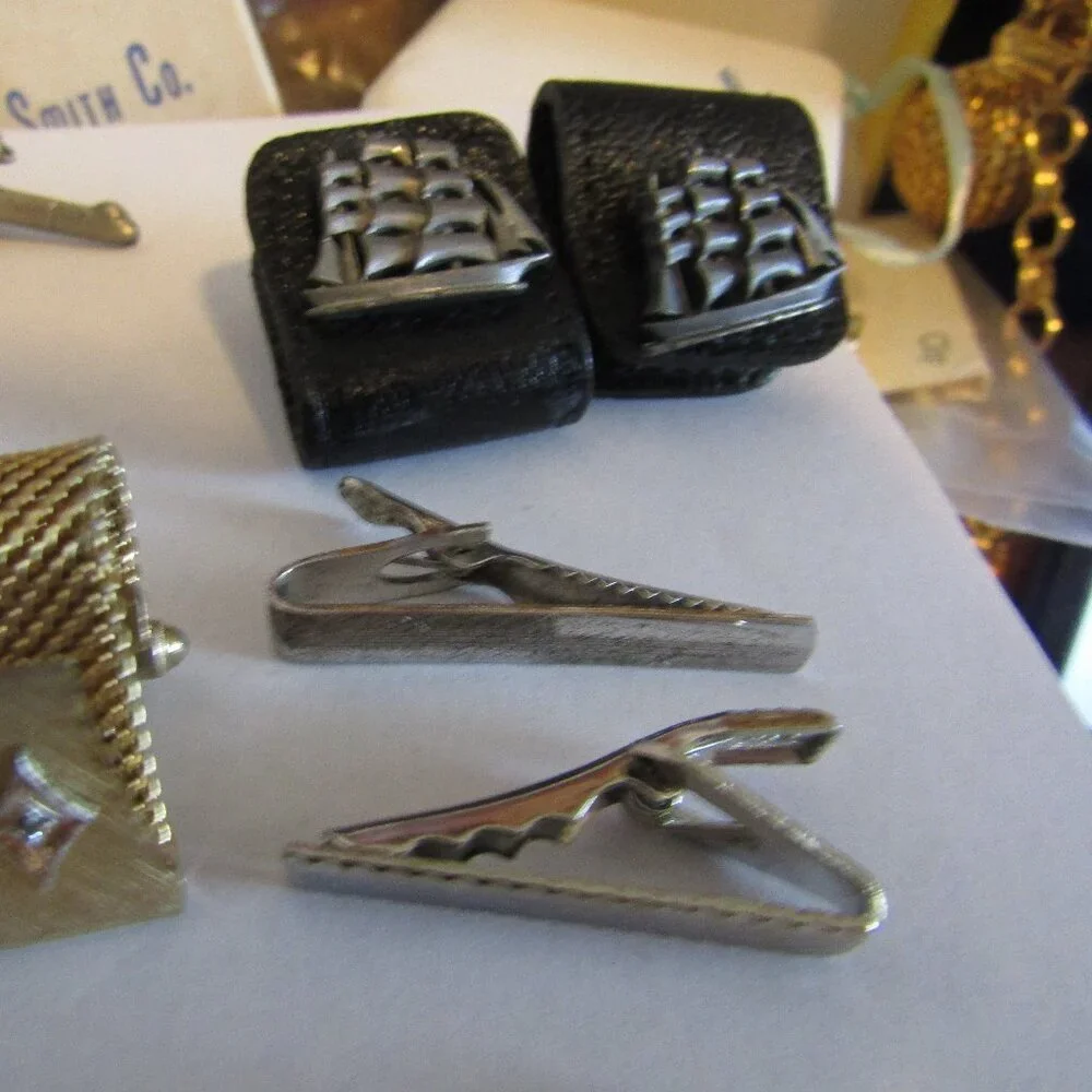 Vintage lot of MEN'S CUFF LINKS TIE BARS & CLASPS Hickok Swank Ford Anson